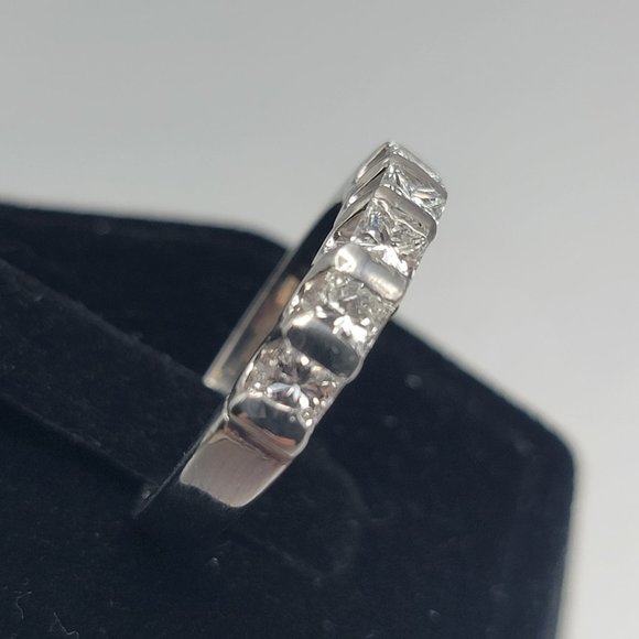 Platinum .98ctw H VS2 Diamond Ring - Picture 5 of 8